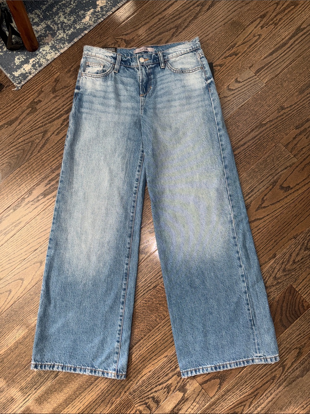 NWT! Joe's Jeans Low Rise Wide Leg Jeans in Medium Blue - Size 28